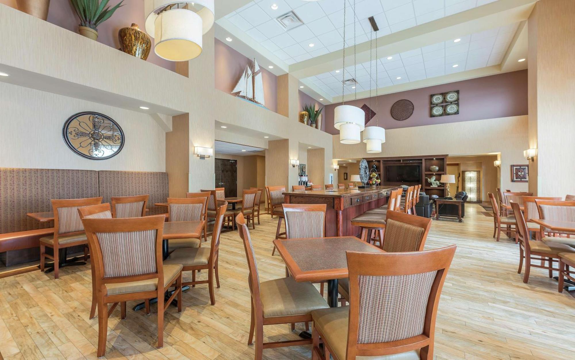 Hampton Inn & Suites By Hilton Moncton Buitenkant foto